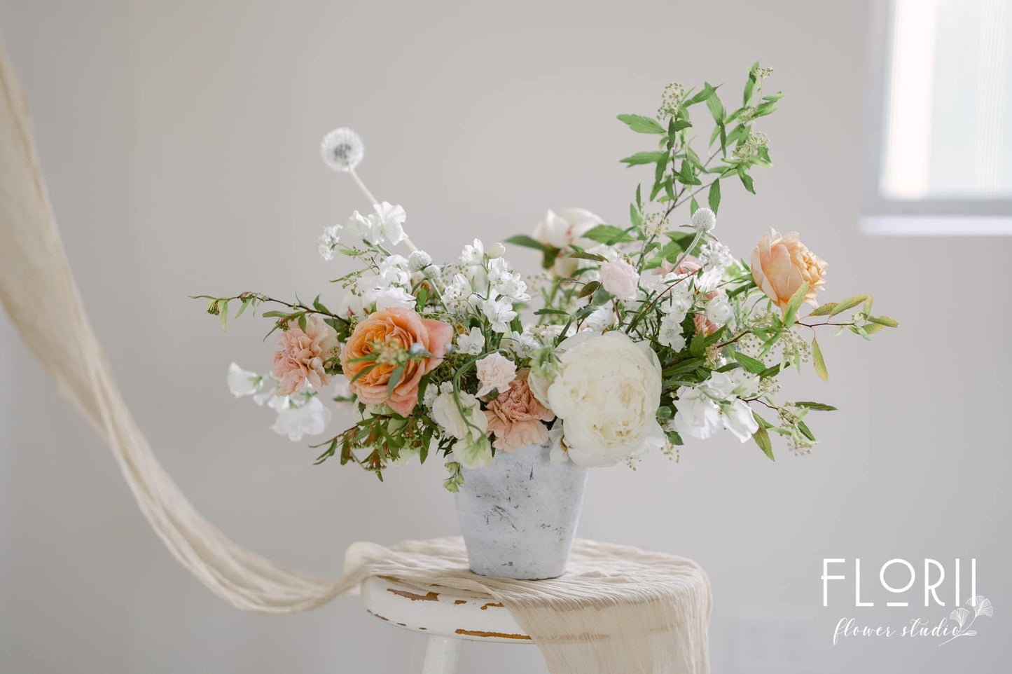 Khóa cắm hoa phong cách Khu vườn Anh Quốc